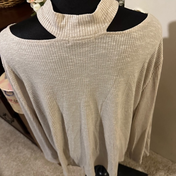5 for $25-  NWT Amaryllis Cold Shoulder Top Size 3X - Picture 6 of 9